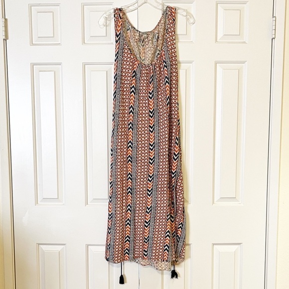 Lucky Brand Dresses & Skirts - Lucky Brand Maxi scoop neck Aztec bohemian sleeveless dress w/ belt tassels. L